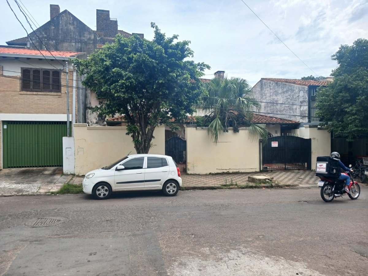 House for sale in Villa Aurelia, Asunción