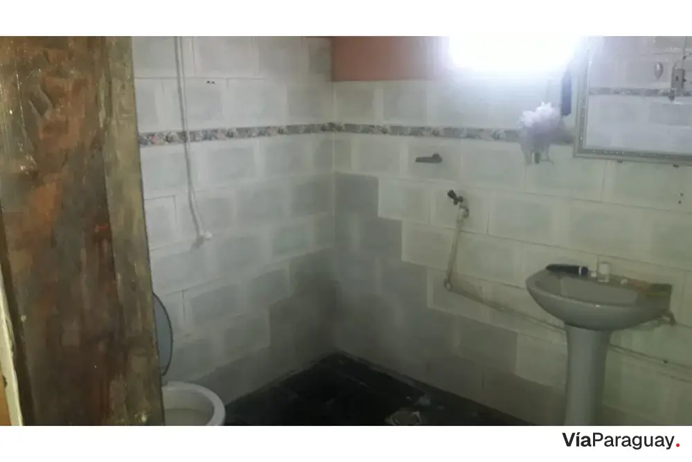 Casa à venda em Villa Elisa, apta para escritório ou comércio