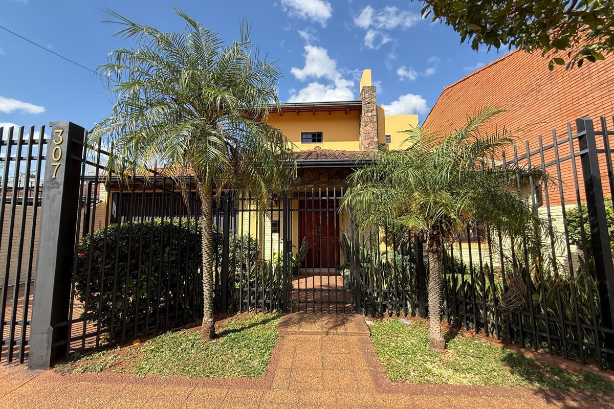 Casa à venda em Villa Elisa com 4 dormitórios em suíte