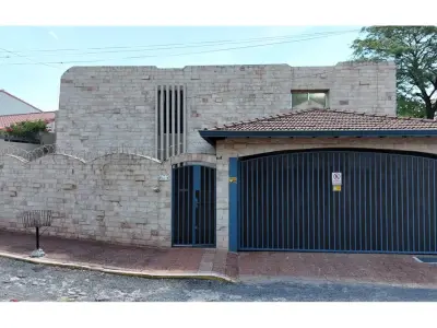 Casa en venta en Villa Morra, Asunción