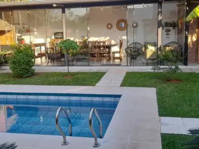 Casa à venda em Villa Real, San Bernardino — 140 m² com piscina e gerador