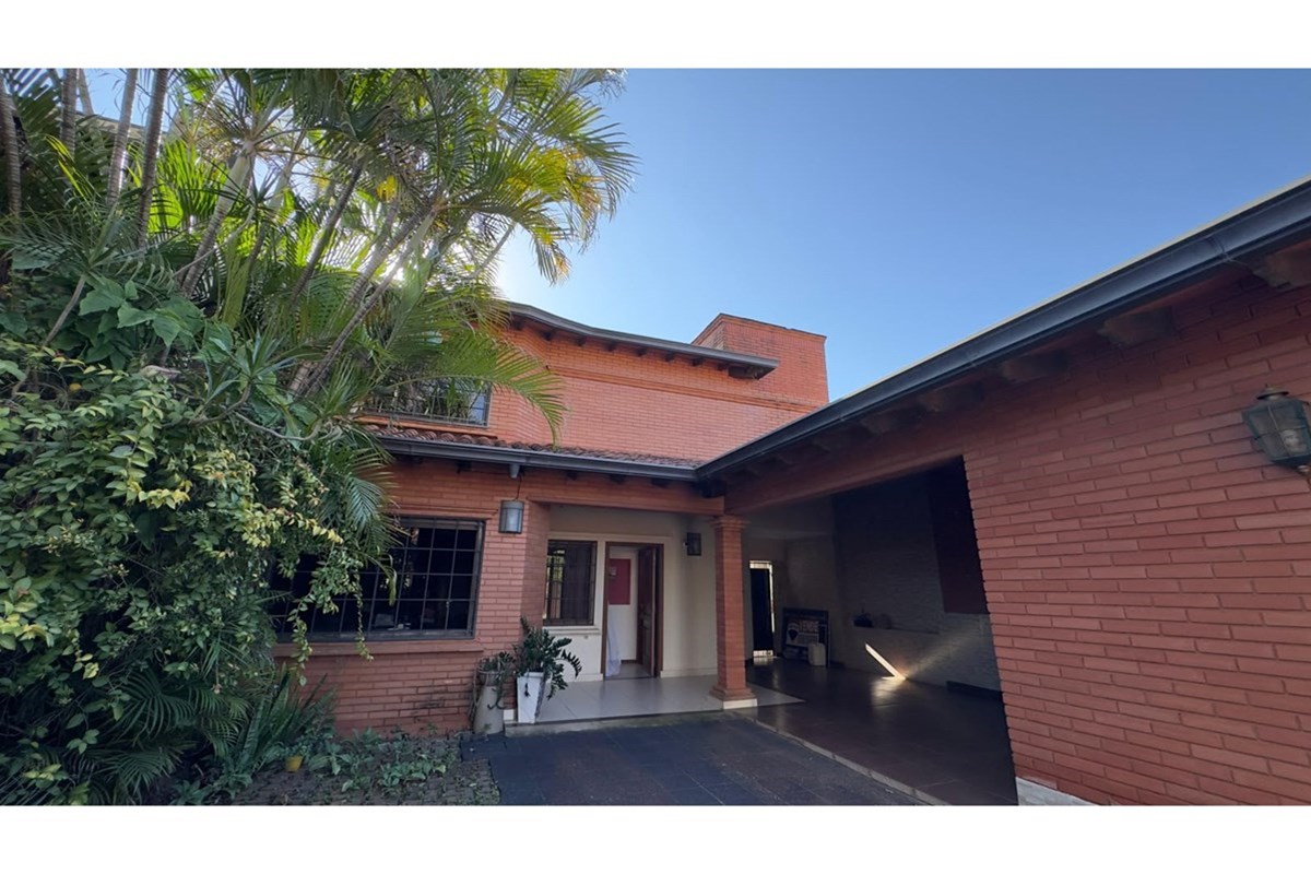 House for sale in Vista Alegre, Asunción