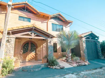 Casa en venta en Vista Alegre, Ñemby