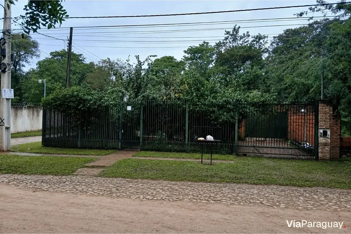 House for sale in Zárate Isla, Luque
