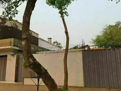 Casa à venda perto da Universidad Americana, Asunción