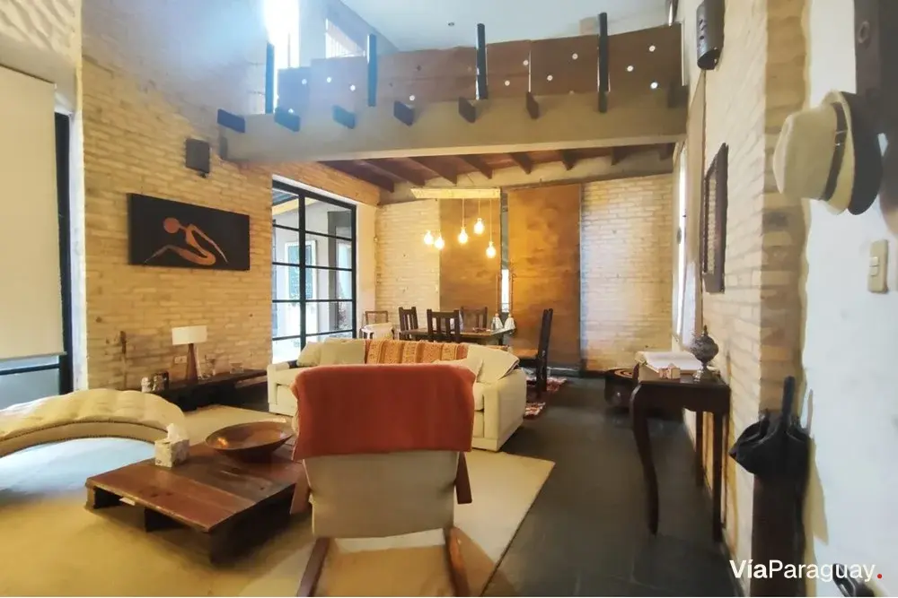 Industrial-style house for sale in Herrera, Asunción