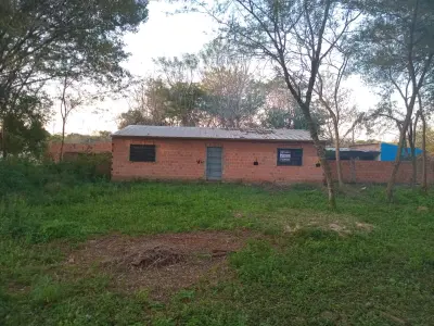 Casa en venta o permuta en Itapuamí 1, Luque