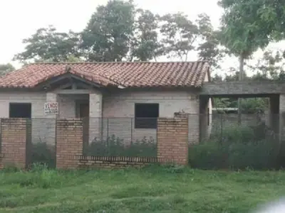Casa à venda em rua asfaltada em Fernando de la Mora – 3 quartos 1