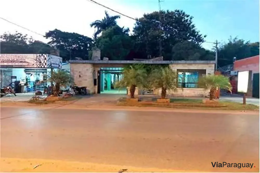 Casa à venda em via asfaltada em Caacupé, Cordillera