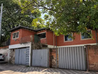 Casa en venta sobre Avda. Félix Bogado, Pettirossi