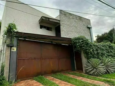 Casa Estilo Industrial à Venda em Luque, Central