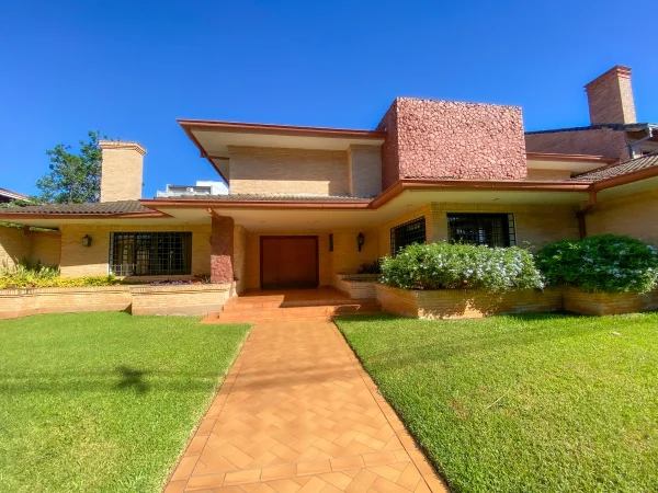 Casa exclusiva en venta en Las Lomas, Asunción