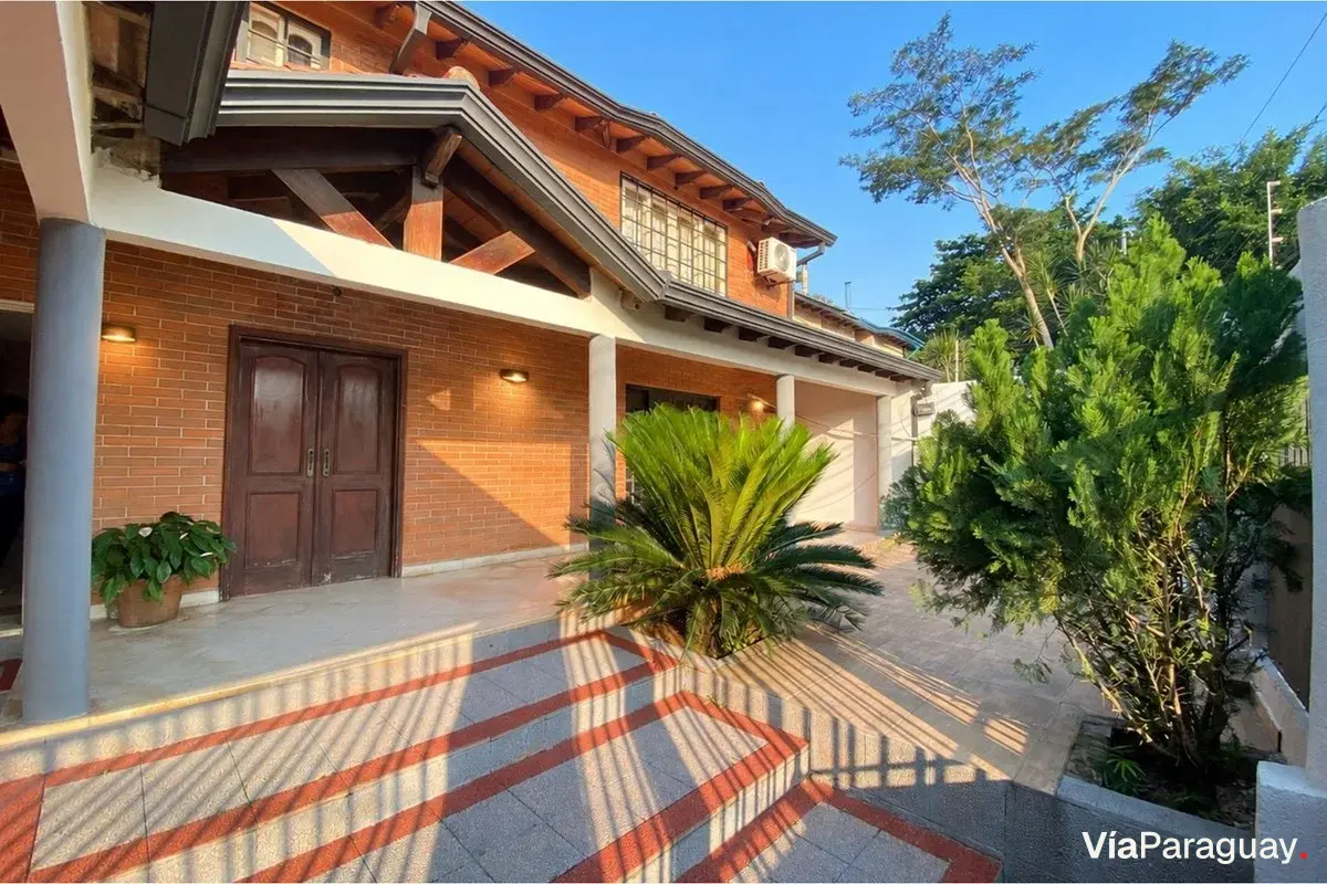 Casa familiar en venta en Cuatro Mojones, Lambaré