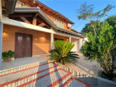 Casa familiar en venta en Cuatro Mojones, Lambaré