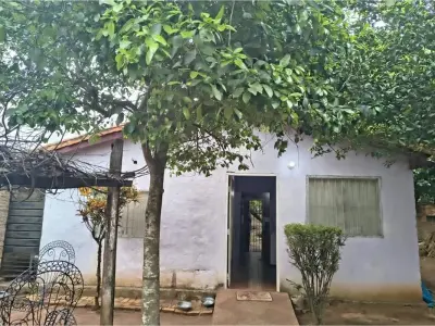 Casa familiar en venta en Luque, Costa Sosa
