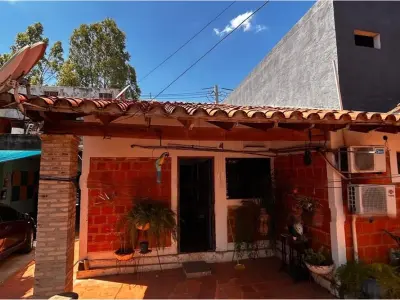 Casa mista à venda em Luque, Central