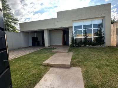 Casa moderna con piscina en venta en Presidente Franco