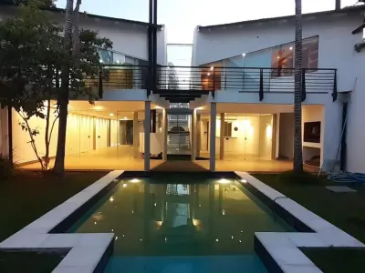 Casa moderna para alugar com piscina em Manora, Assunção