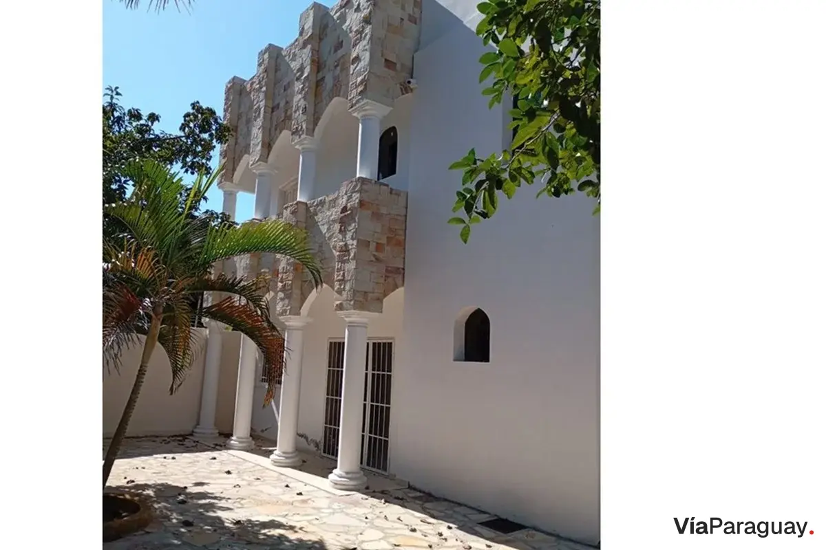 Modern house for rent in Loma Merlo, Luque