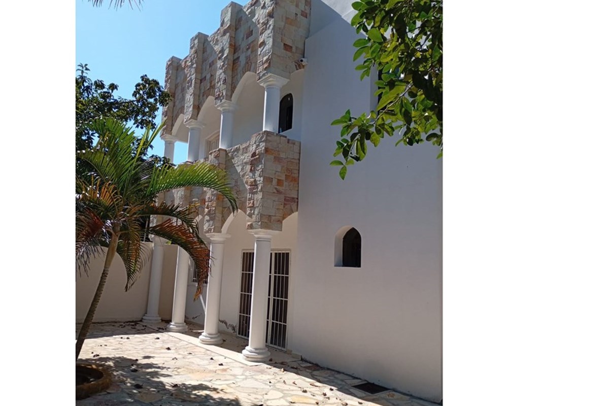 Casa moderna para alugar em Loma Merlo, Luque
