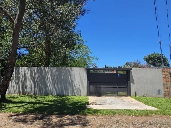 Modern House for Temporary Rental in Barrio 6, San Bernardino