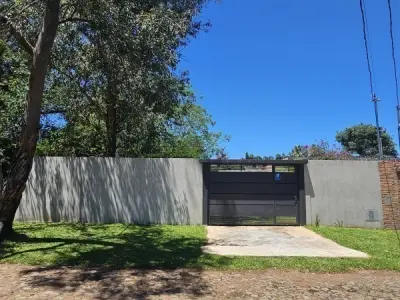 Modern House for Temporary Rental in Barrio 6, San Bernardino