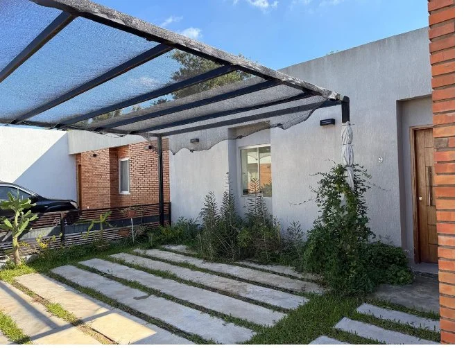 Casa moderna à venda no Bairro Ycua Caranday, Luque
