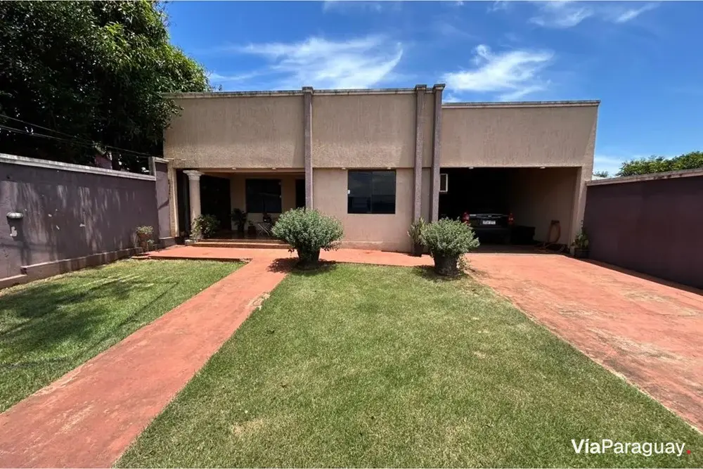 Casa moderna à venda em Cambyretá, Itapúa