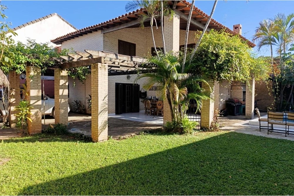 Casa moderna à venda no Cuarto Barrio, Luque