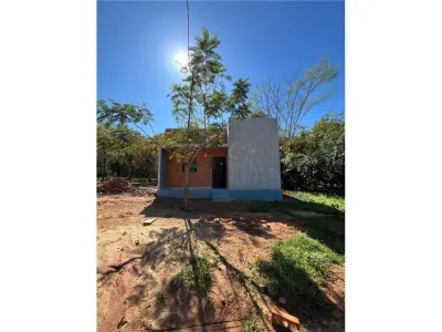 Casa moderna à venda em Guazú Virá, Itauguá