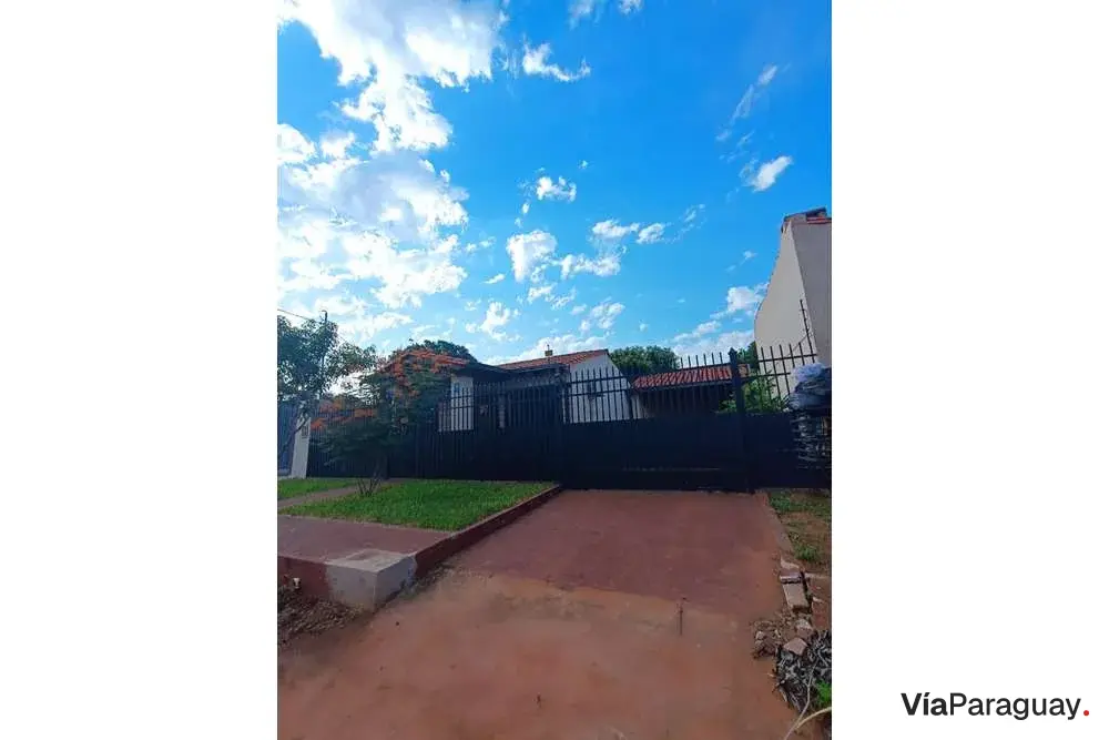 Casa moderna à venda em Isla Bogado, Luque