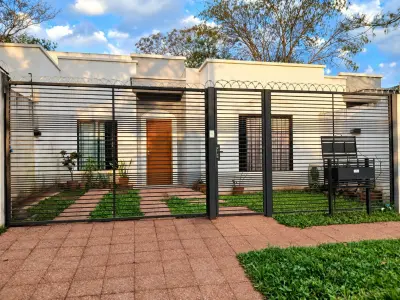 Casa moderna en venta en Isla Bogado, Luque
