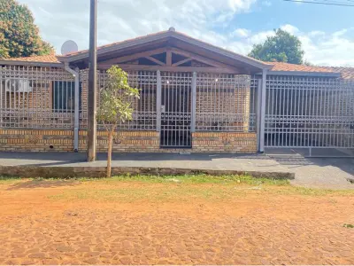 Casa moderna en venta en J. A. Saldívar, Central