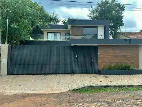 Casa moderna en venta en Laurelty, San Lorenzo