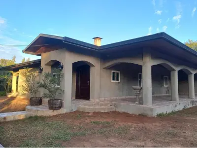 Casa moderna en venta en Loma Plata, Boquerón