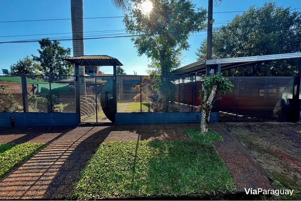 Casa moderna en venta en Obligado, Itapúa