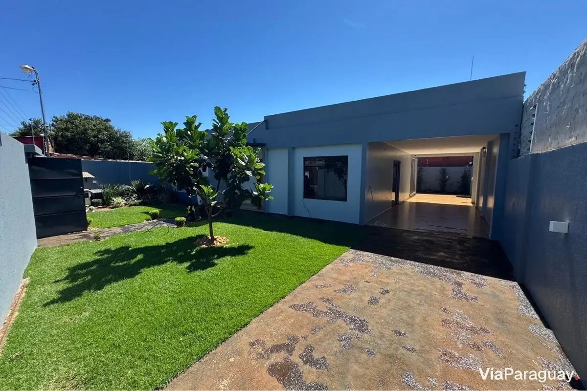 Casa moderna en venta en San Miguel, Presidente Franco