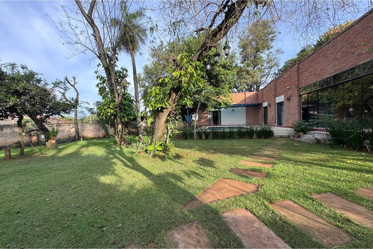 Casa moderna à venda em Villa Elisa, Central