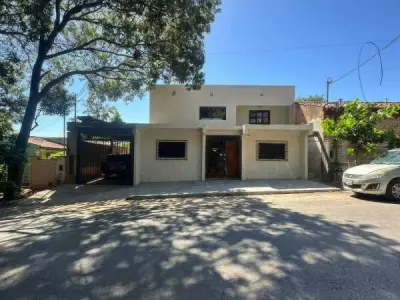 Casa Multifamiliar à Venda, Bairro Leopardi, Fernando de la Mora