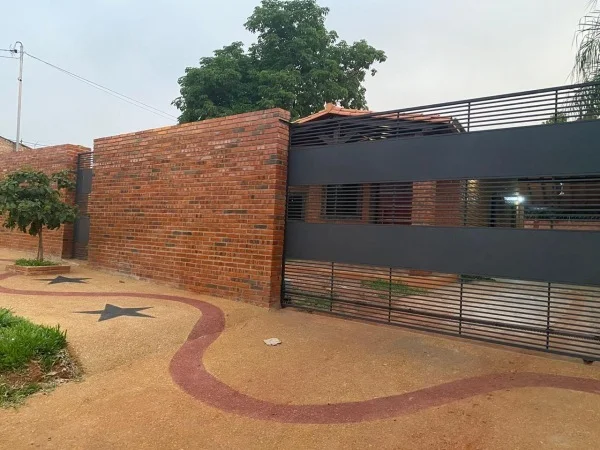 Casa nueva con piscina en venta en Capiata, Ruta 2