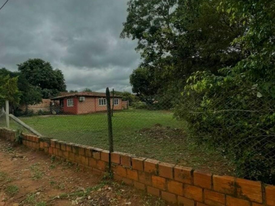 Casa para demolir no Barrio M, Capiatá – Terreno de 720 m²