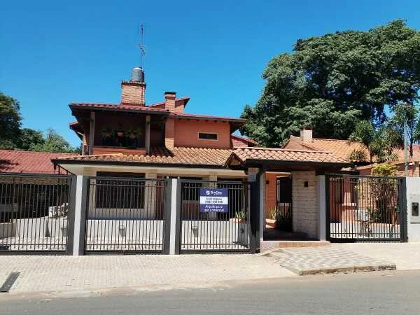 Casa para uso comercial en alquiler en La Candelaria, Capiatá