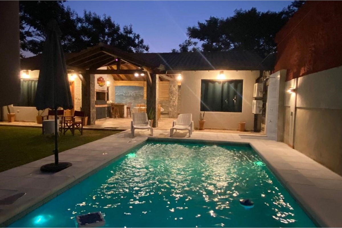 Casa quinta amoblada en venta en Costa Lago, Ypacaraí