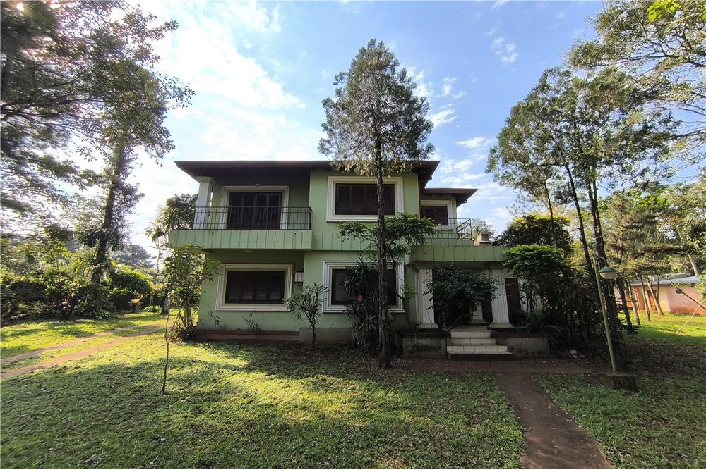 House with 12 apartments for sale in Encarnación