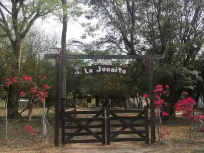 Casa de campo para aluguel temporário em Eusebio Ayala — 4 quartos