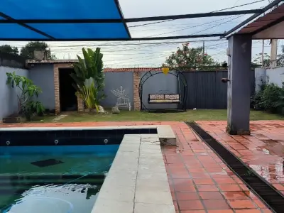 Casa quinta en esquina en venta en San Luis