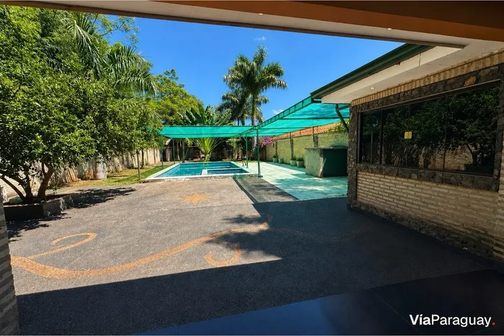 House for sale with pool in Limpio