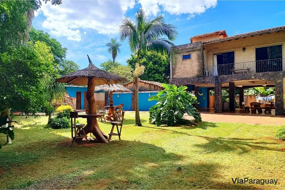 Casa quinta en venta en Cañadita, Itauguá, con piscina