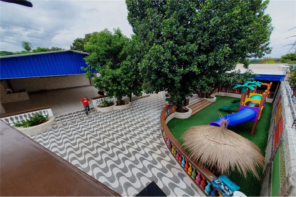 Casa com amplo terreno à venda em Ciudad del Este