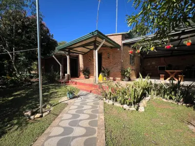 Casa de campo à venda em Nueva Colombia, bairro Quirayty
